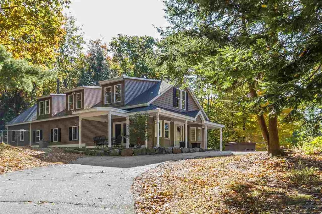 160 Mills Shore Drive Hampstead NH 03841