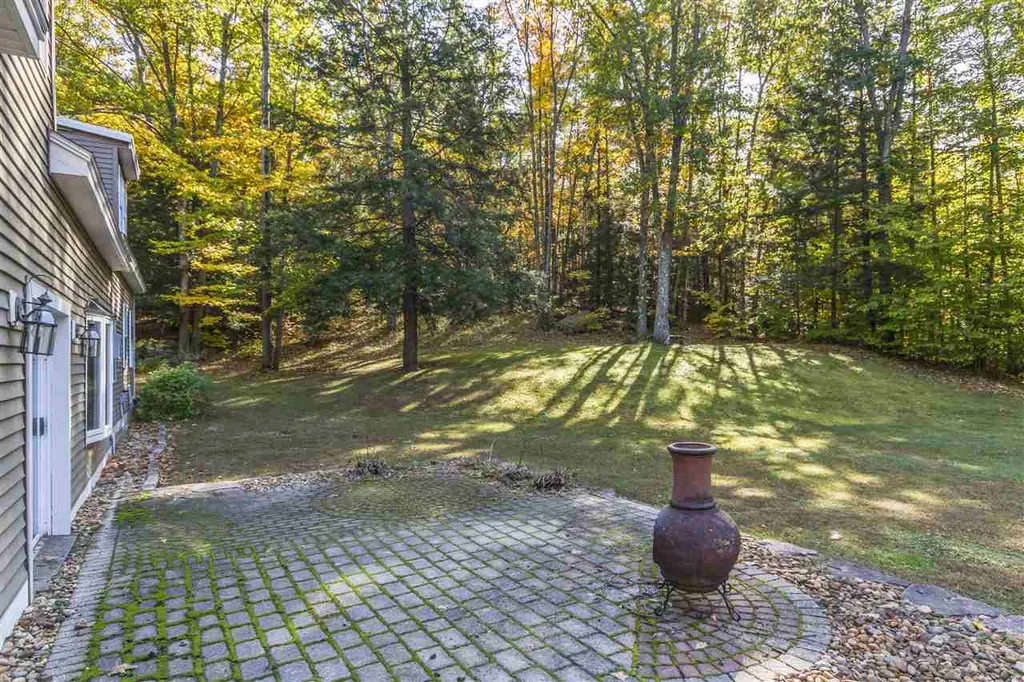 160 Mills Shore Drive Hampstead NH 03841