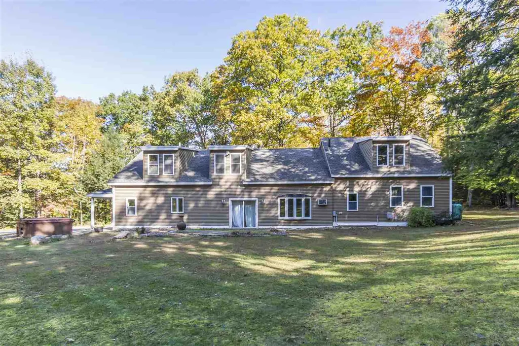 160 Mills Shore Drive Hampstead NH 03841