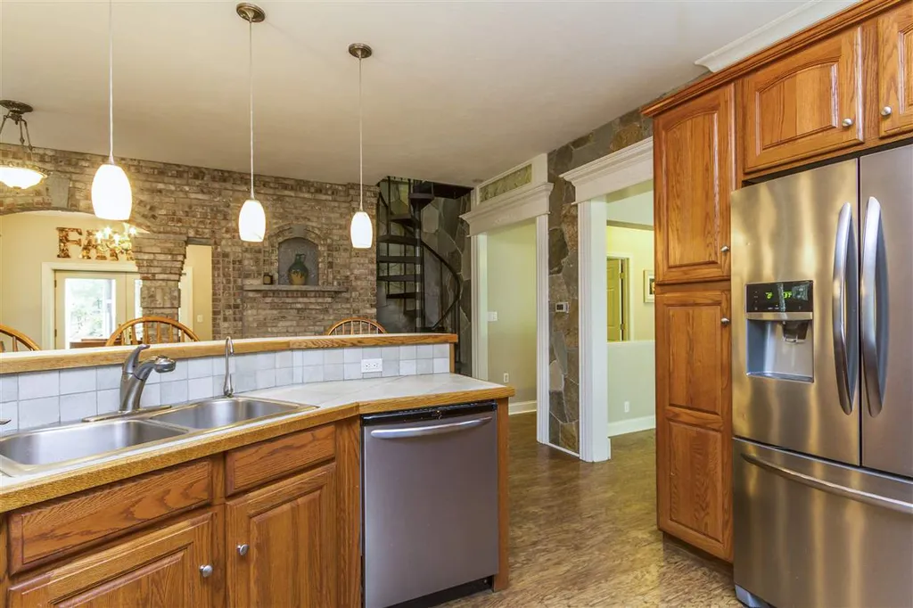 160 Mills Shore Drive Hampstead NH 03841