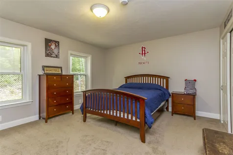 160 Mills Shore Drive Hampstead NH 03841
