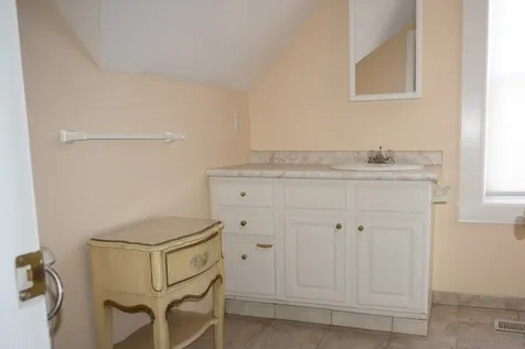7 Badger Street Nashua NH 03060