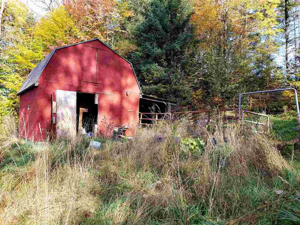 1594 Us Route 5 Sutton VT 05867