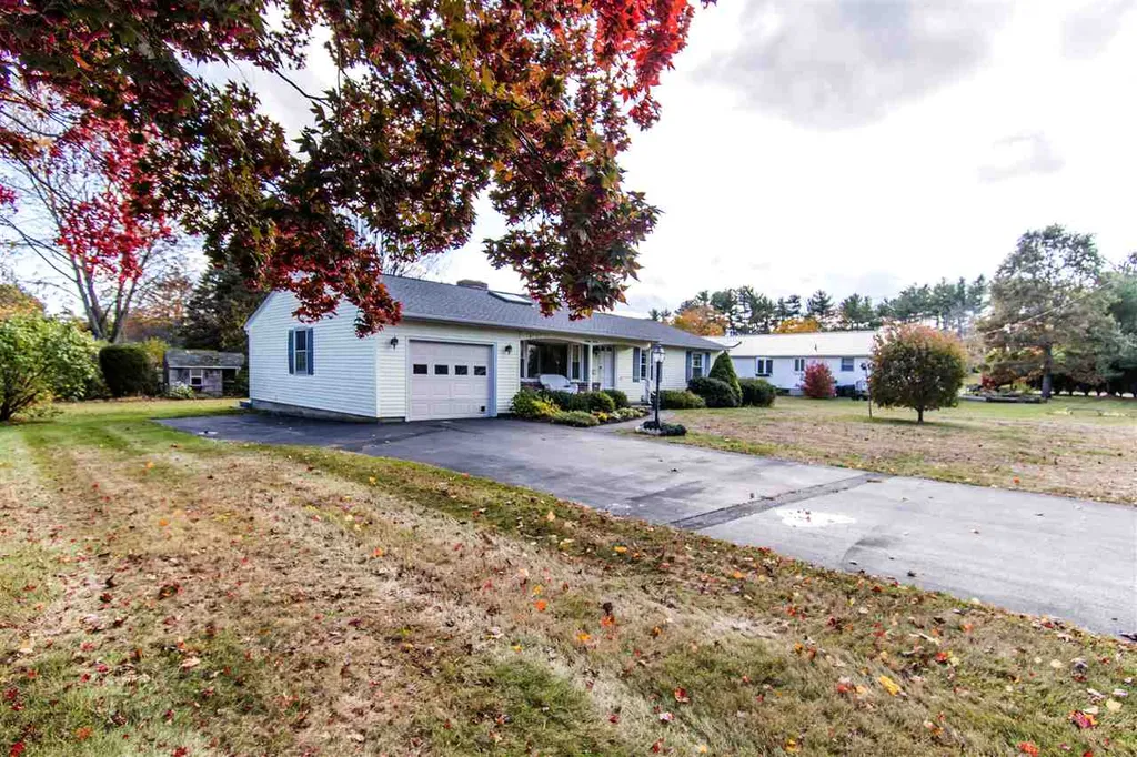 27 Stevens Road North Hampton NH 03862