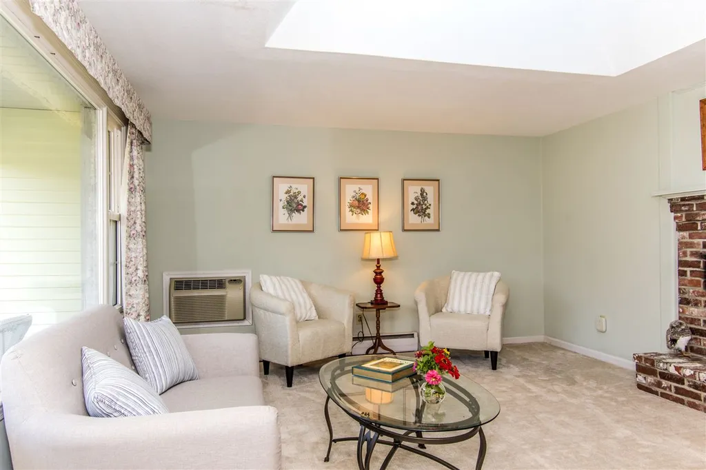 27 Stevens Road North Hampton NH 03862