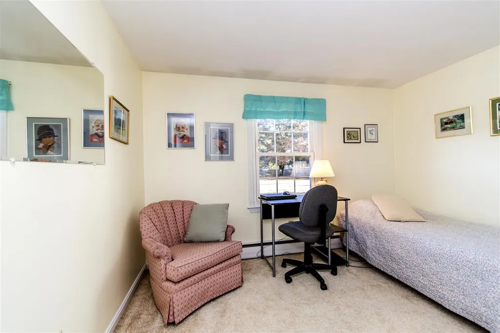 27 Stevens Road North Hampton NH 03862