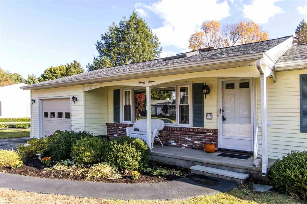 27 Stevens Road North Hampton NH 03862