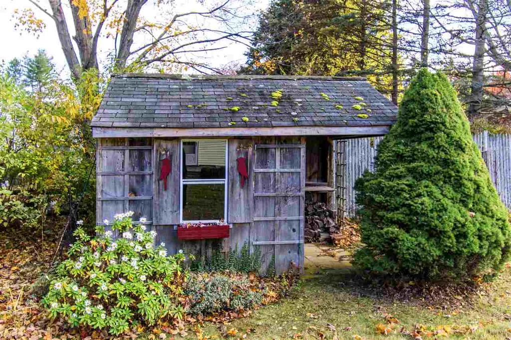 27 Stevens Road North Hampton NH 03862