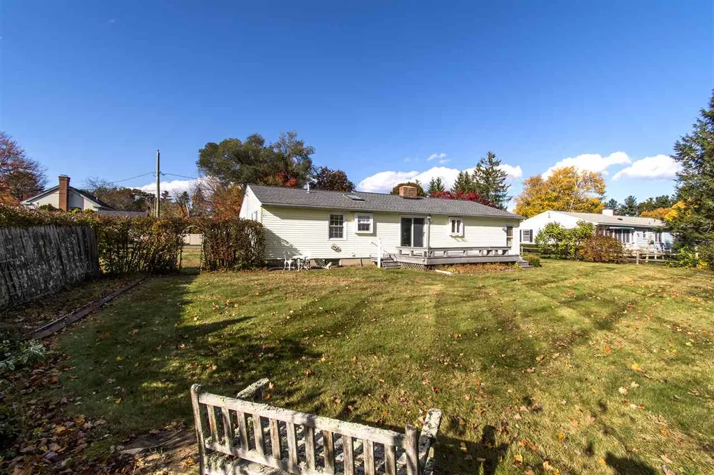 27 Stevens Road North Hampton NH 03862
