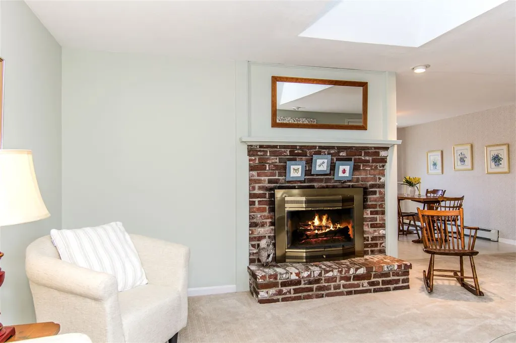 27 Stevens Road North Hampton NH 03862