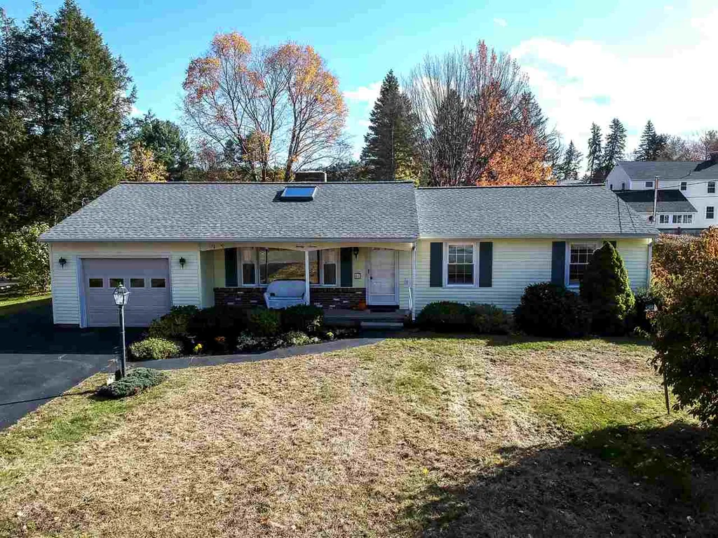 27 Stevens Road North Hampton NH 03862