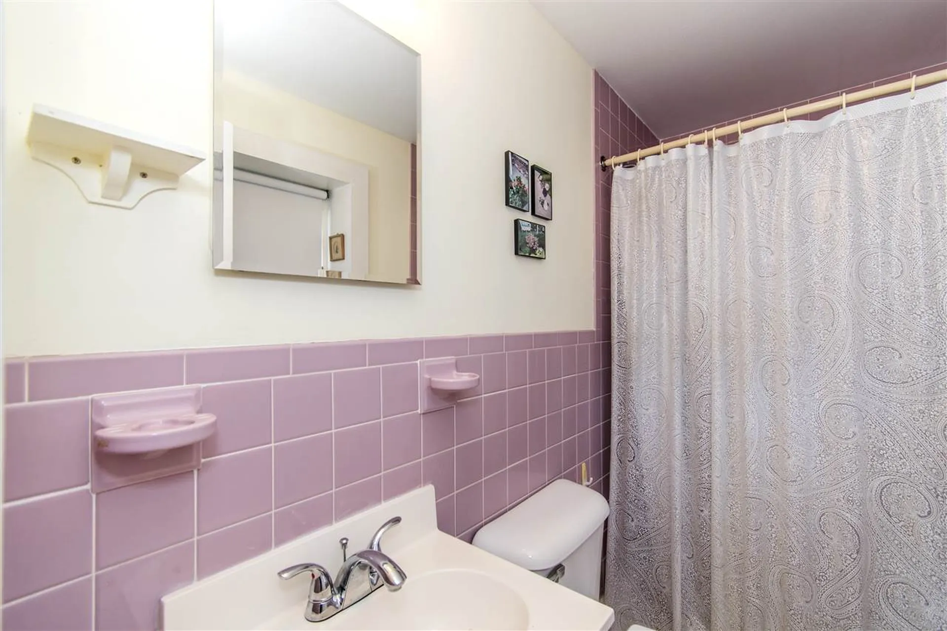 27 Stevens Road North Hampton NH 03862