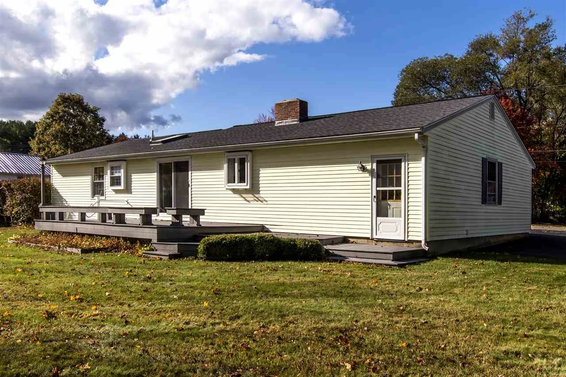 27 Stevens Road North Hampton NH 03862