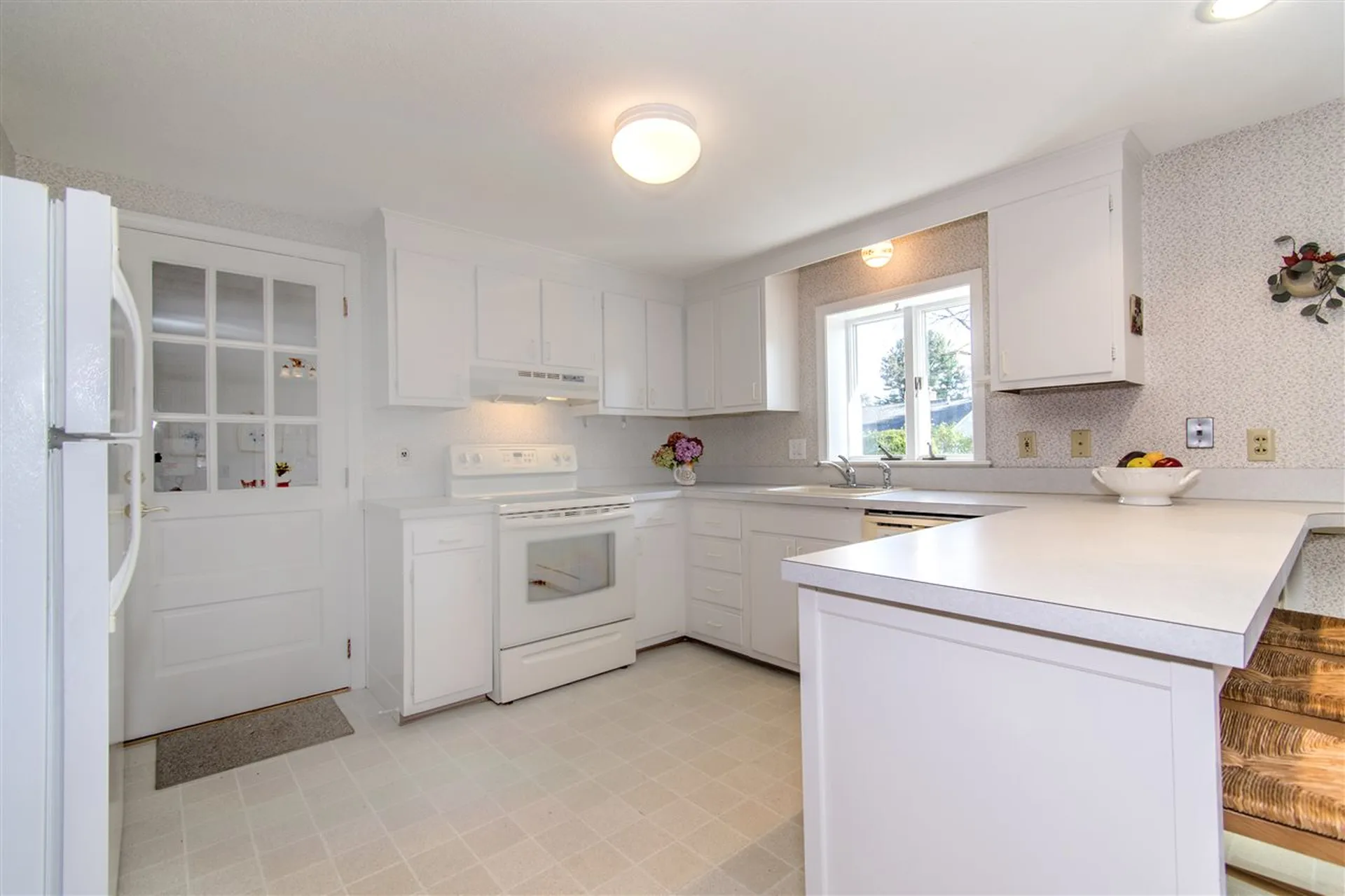 27 Stevens Road North Hampton NH 03862