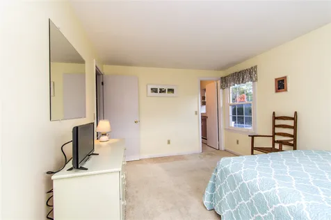 27 Stevens Road North Hampton NH 03862