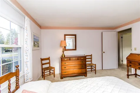 27 Stevens Road North Hampton NH 03862