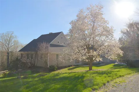 196 Sugarwood Lane Grantham NH 03753