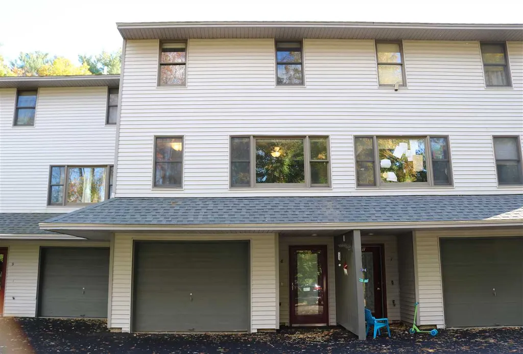 8 Moonlight Drive Newmarket NH 03857
