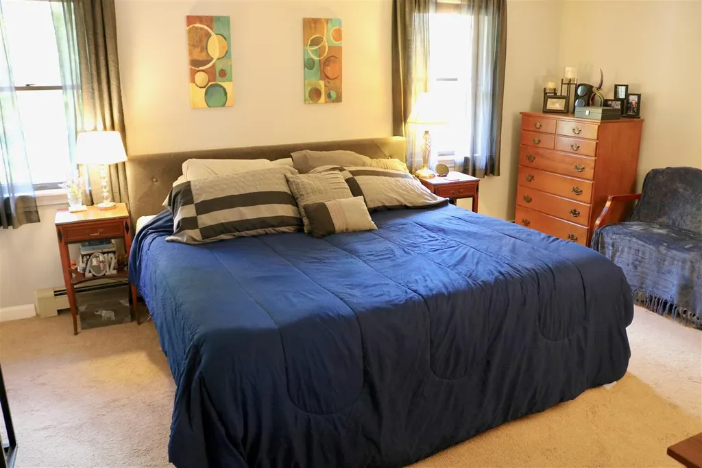 8 Moonlight Drive Newmarket NH 03857