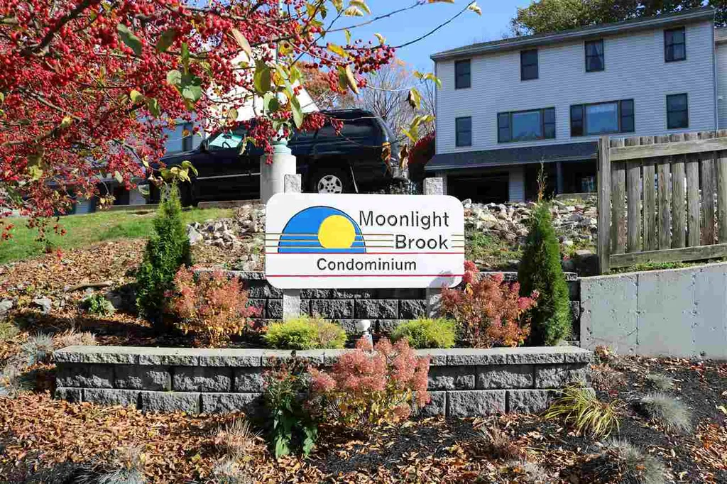 8 Moonlight Drive Newmarket NH 03857