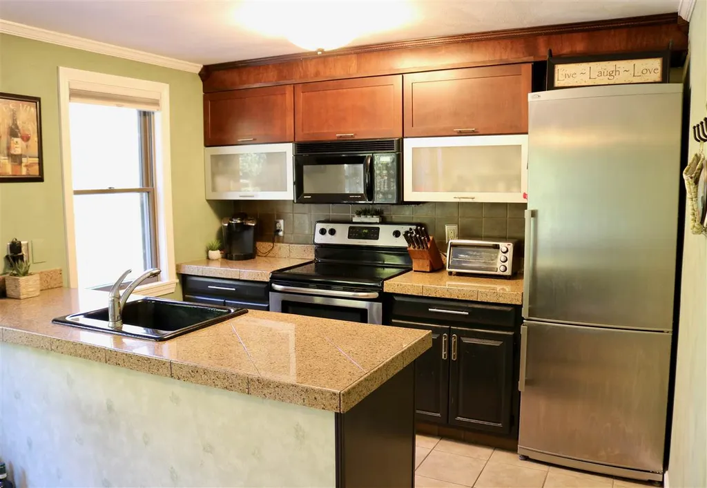 8 Moonlight Drive Newmarket NH 03857
