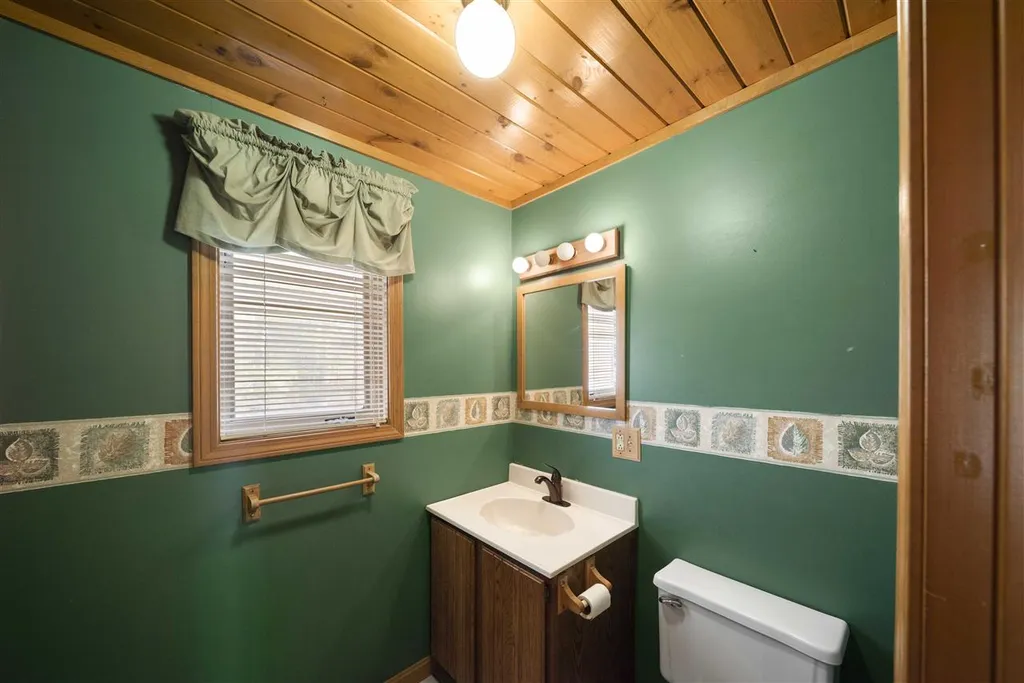 54 Cascade Road Wilmot NH 03287