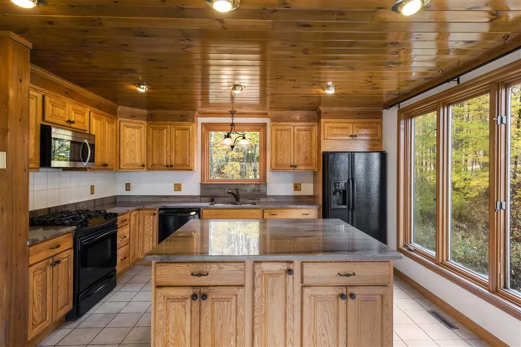 54 Cascade Road Wilmot NH 03287