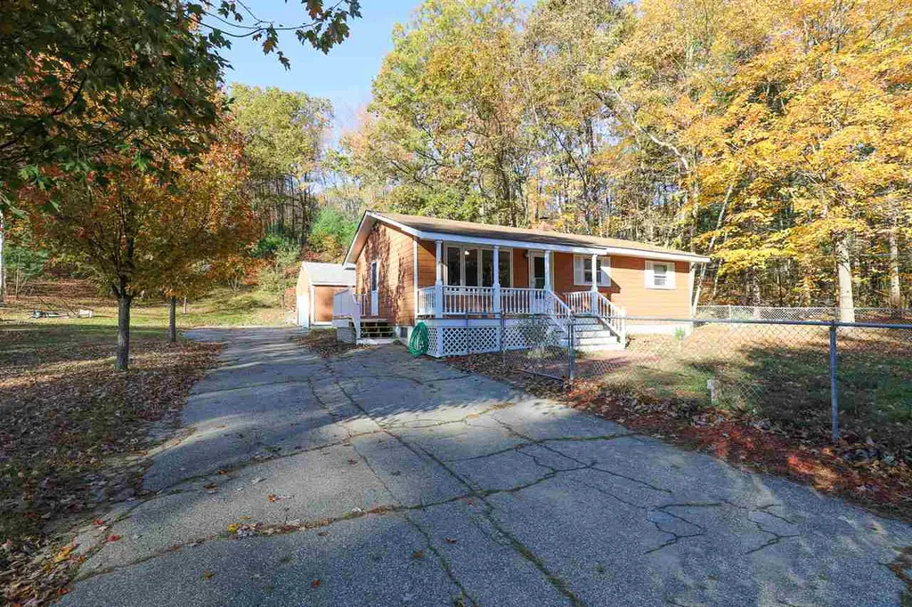 9 Bear Hill Road Newton NH 03858