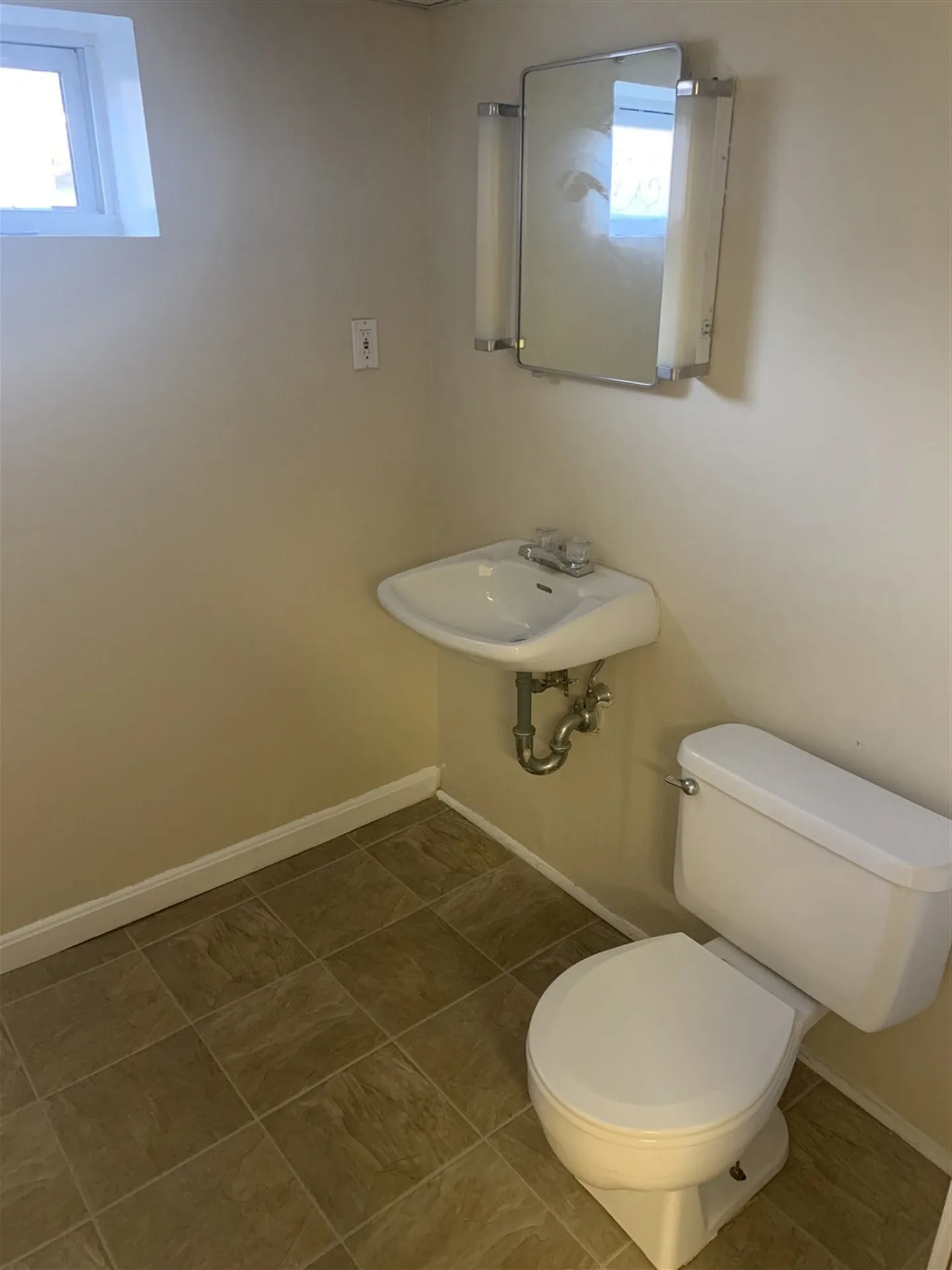 89 Reed Street Manchester NH 03102
