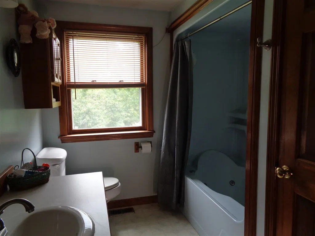 6 Prevere Road Raymond NH 03077