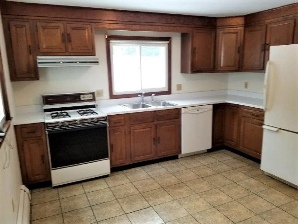 11 Whitcomb Road Swanzey NH 03446
