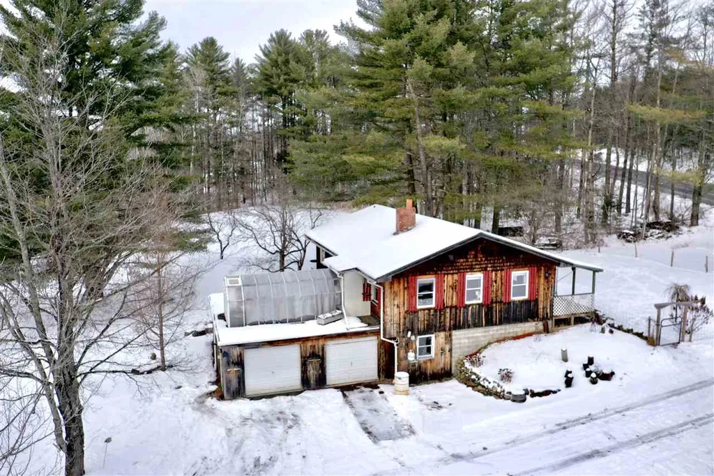 76 Battle Row Road Hyde Park VT 05655-9629