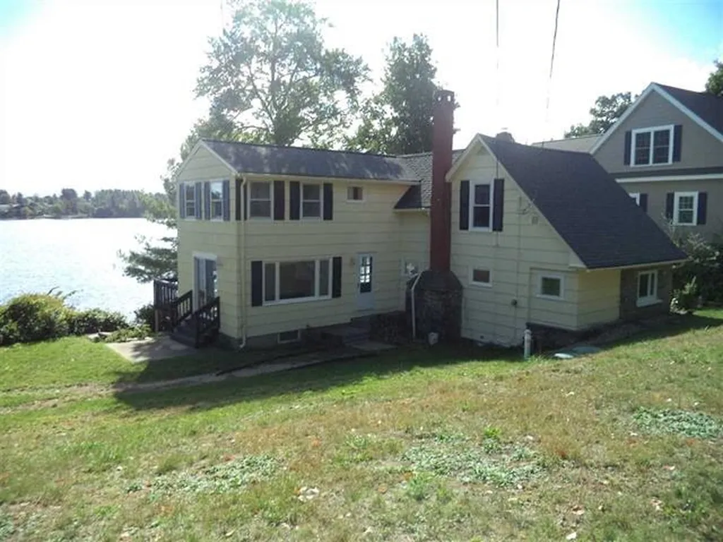 63 W Shore Road Windham NH 03087