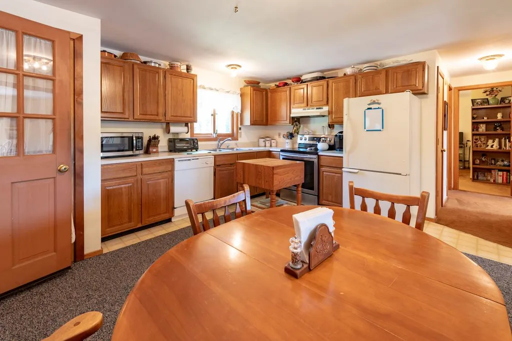 9 Spokies Way Alton NH 03809