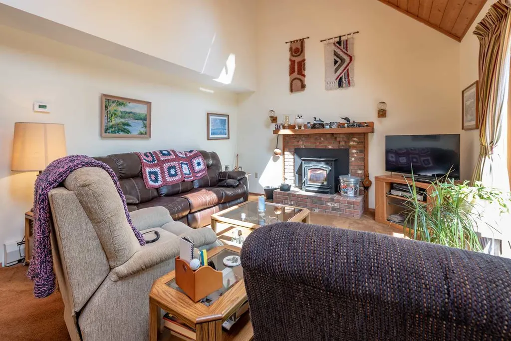 9 Spokies Way Alton NH 03809