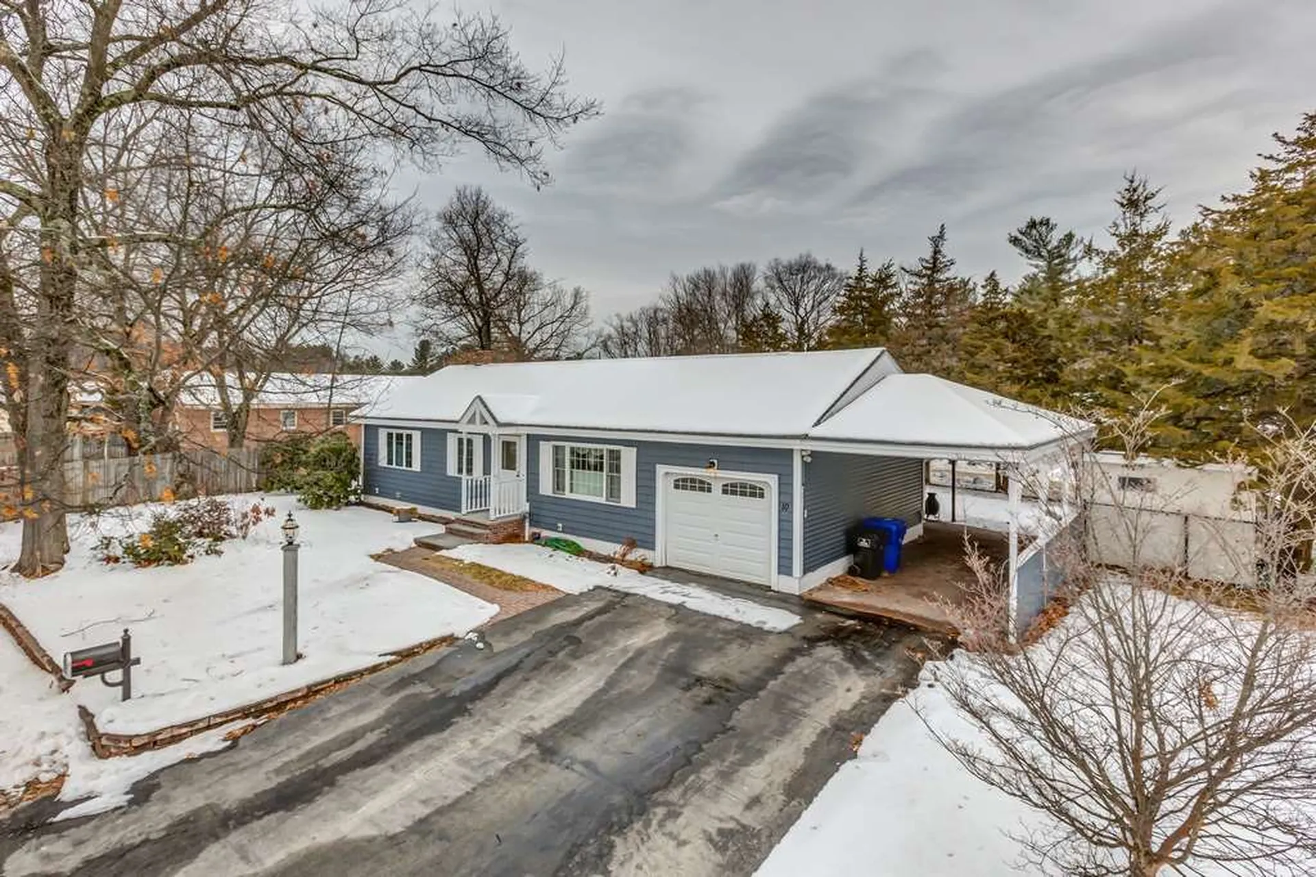 10 Travers Street Hudson NH 03051