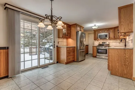 10 Travers Street Hudson NH 03051