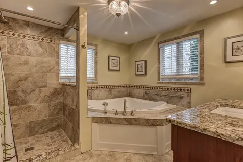 10 Travers Street Hudson NH 03051