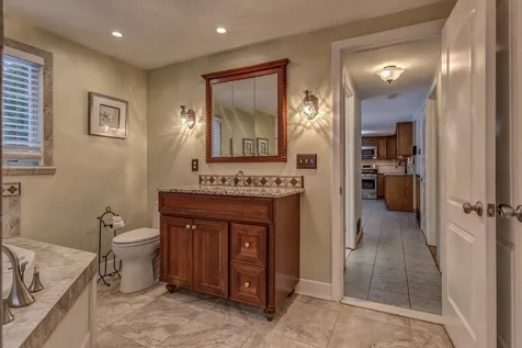 10 Travers Street Hudson NH 03051