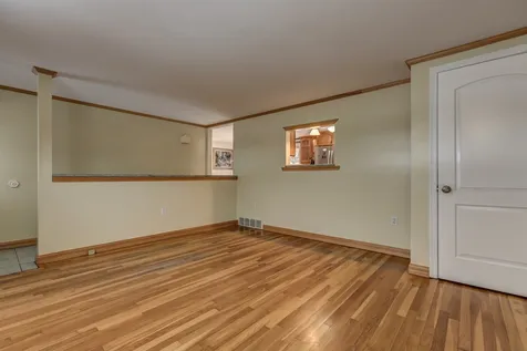 10 Travers Street Hudson NH 03051