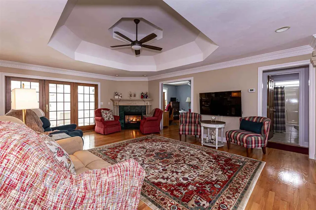 41 Mclane Lane Manchester NH 03104