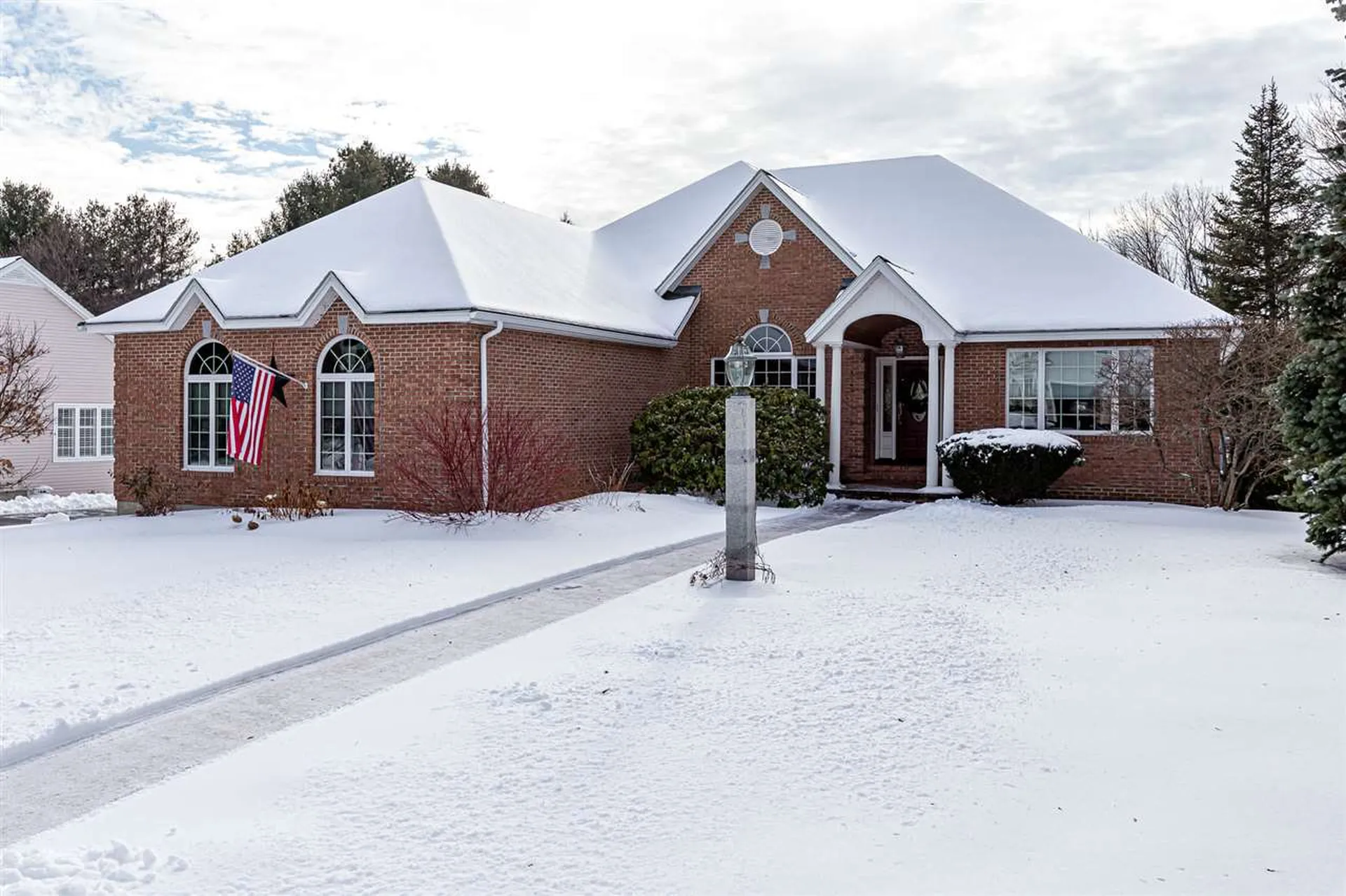 41 Mclane Lane Manchester NH 03104