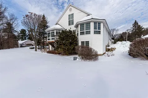 41 Mclane Lane Manchester NH 03104