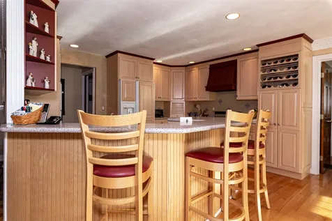 41 Mclane Lane Manchester NH 03104