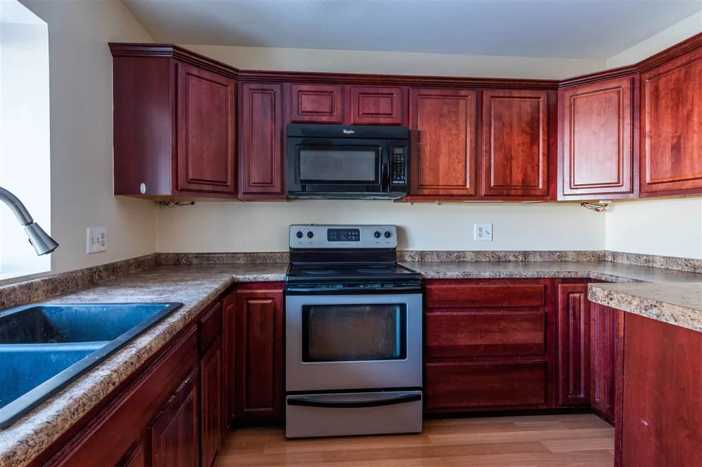 15 Pondview Drive Merrimack NH 03054