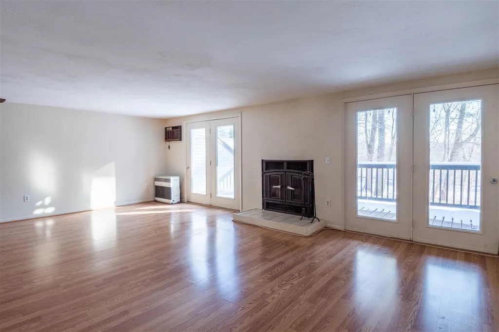 15 Pondview Drive Merrimack NH 03054