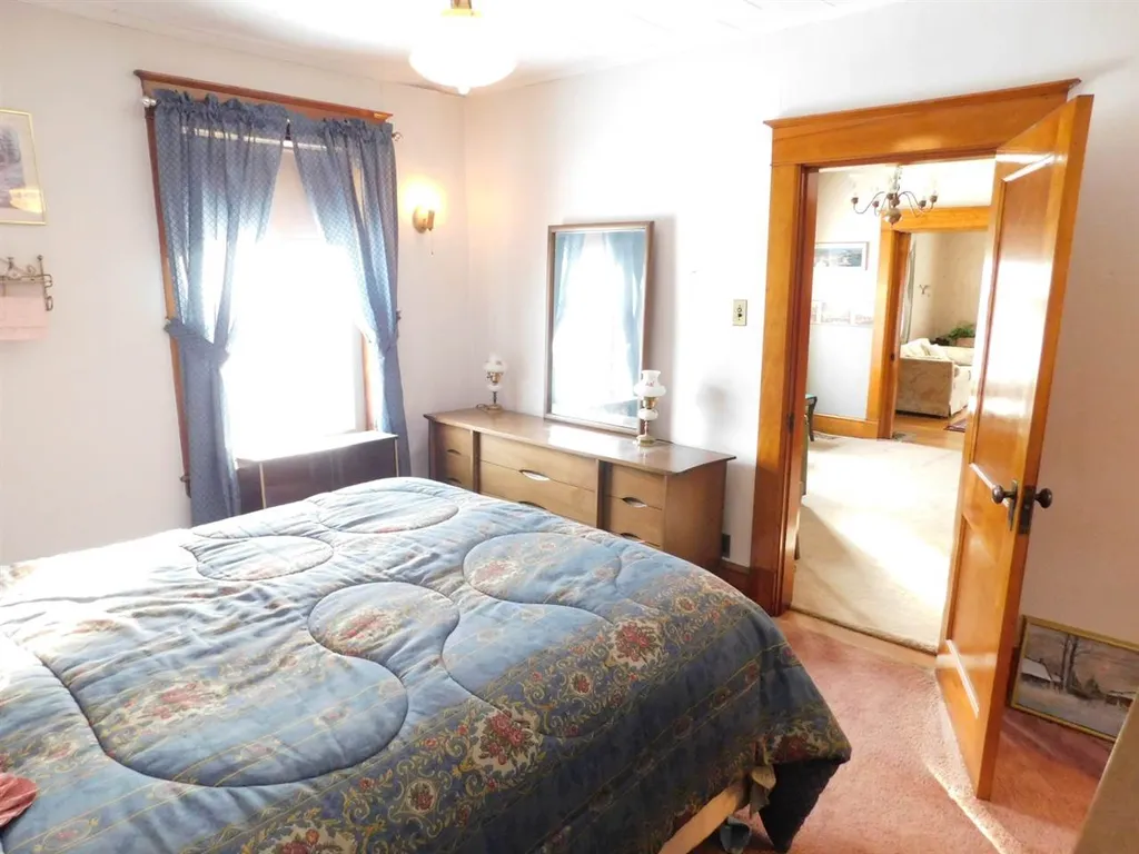 158 Mount Pleasant Street St. Johnsbury VT 05819-8