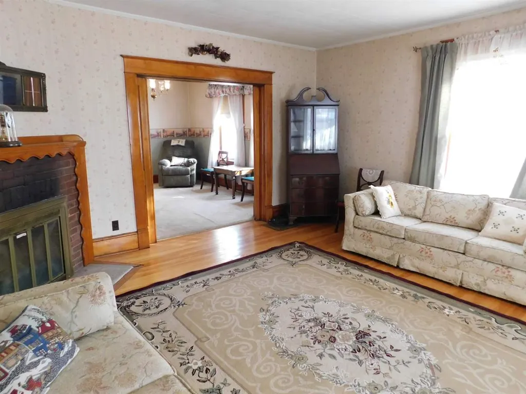 158 Mount Pleasant Street St. Johnsbury VT 05819-8