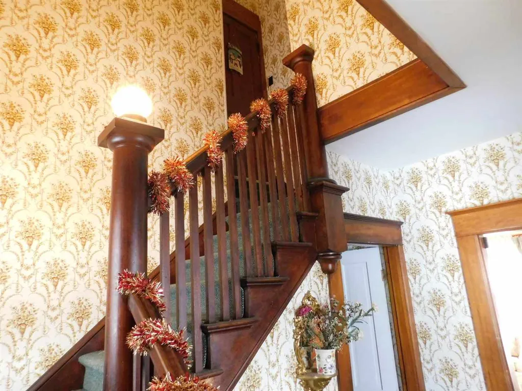158 Mount Pleasant Street St. Johnsbury VT 05819-8