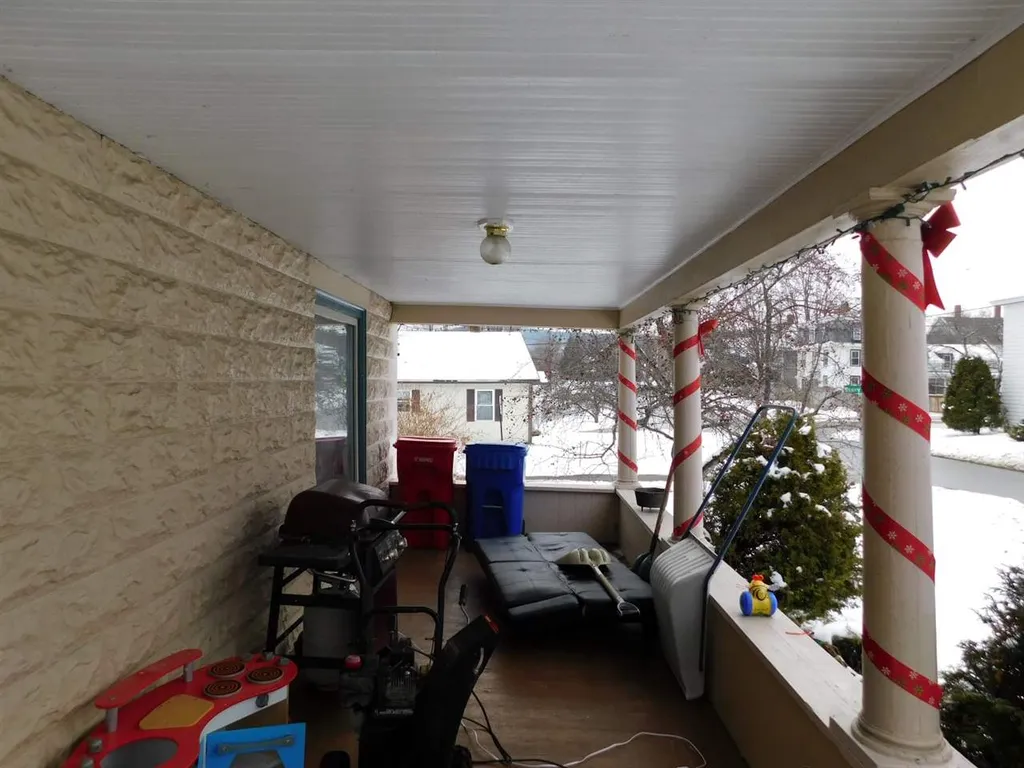 158 Mount Pleasant Street St. Johnsbury VT 05819-8
